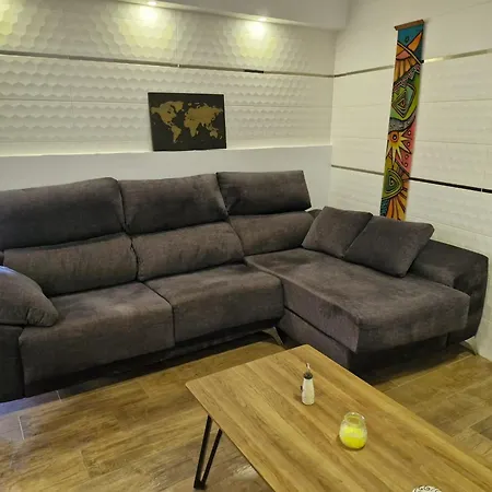With Stunning Views In 50 M² + Close To The Sea 기마르